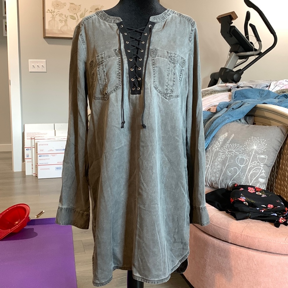 NWOT Express dress size M